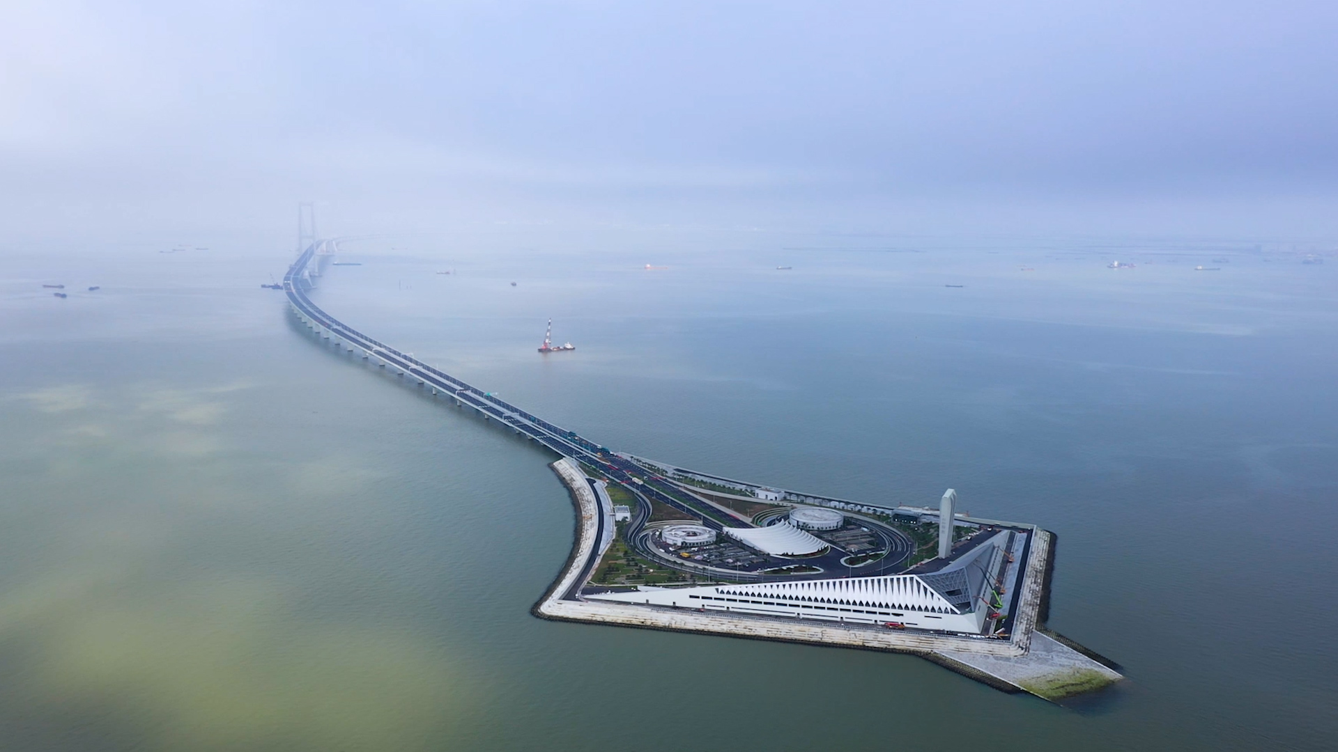 探访深中通道的双岛智慧