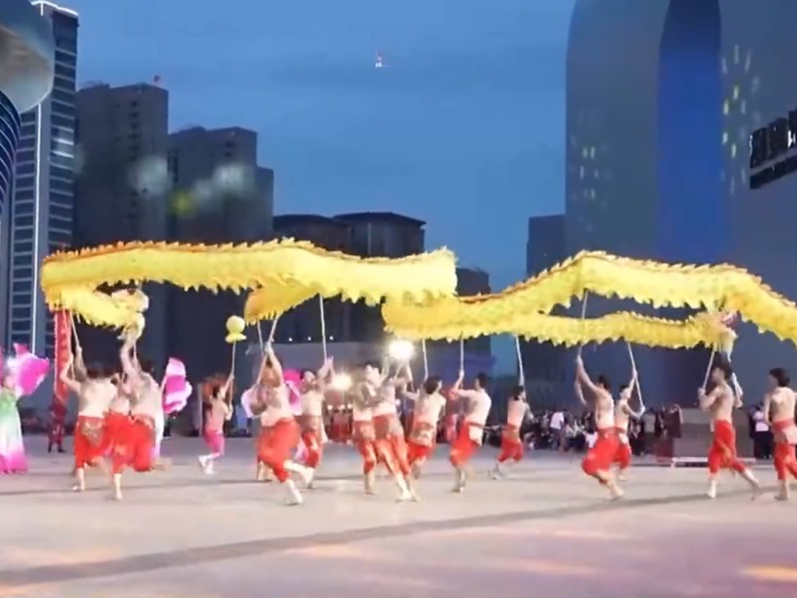 文化中国行丨打起手鼓唱起歌！新疆首届民间艺术季启动