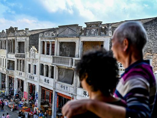 （寻味中华｜侨乡）在梅家大院探寻台山侨圩今昔