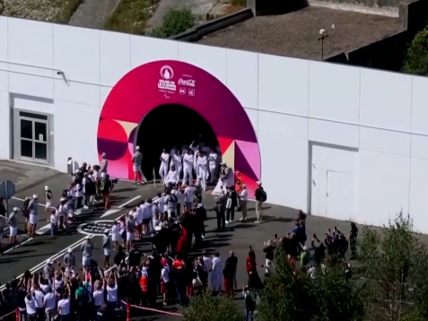 巴黎残奥会火炬开始在法国传递