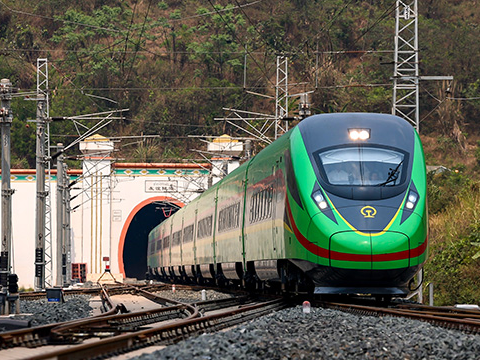 七彩云南的“融”文章