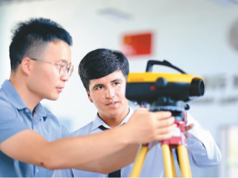 中国教育对外开放步履铿锵