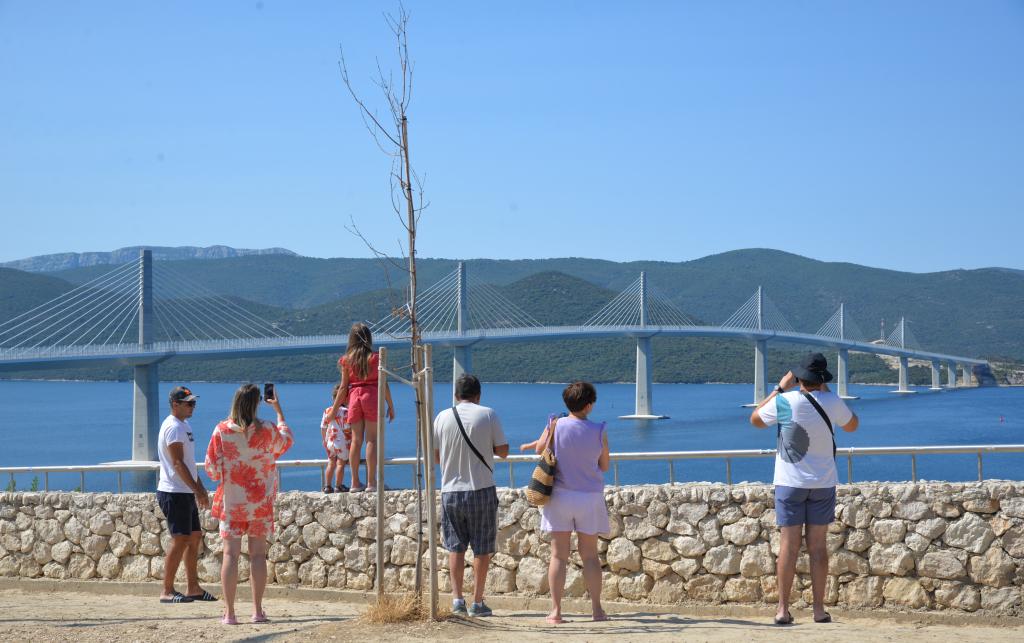 “中企承建的佩列沙茨大桥实现了我父亲的遗愿”——一名克罗地亚工程师的动情心声