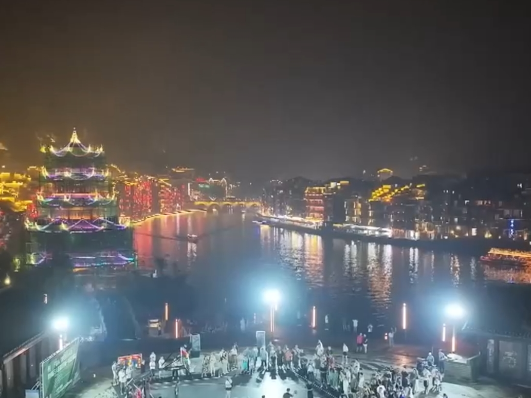 中国已成为国际旅游最大客源国和主要目的地 中国旅游业已形成“最大市场”