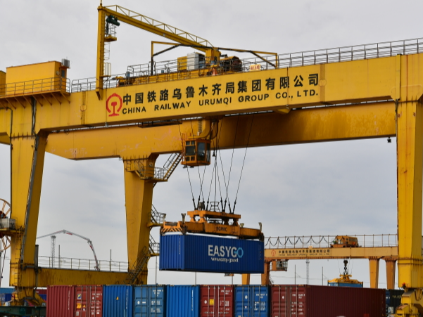 锚定现代化 改革再深化丨数据网上走 通关无纸化 日均20多列中欧（中亚）班列从霍尔果斯开出