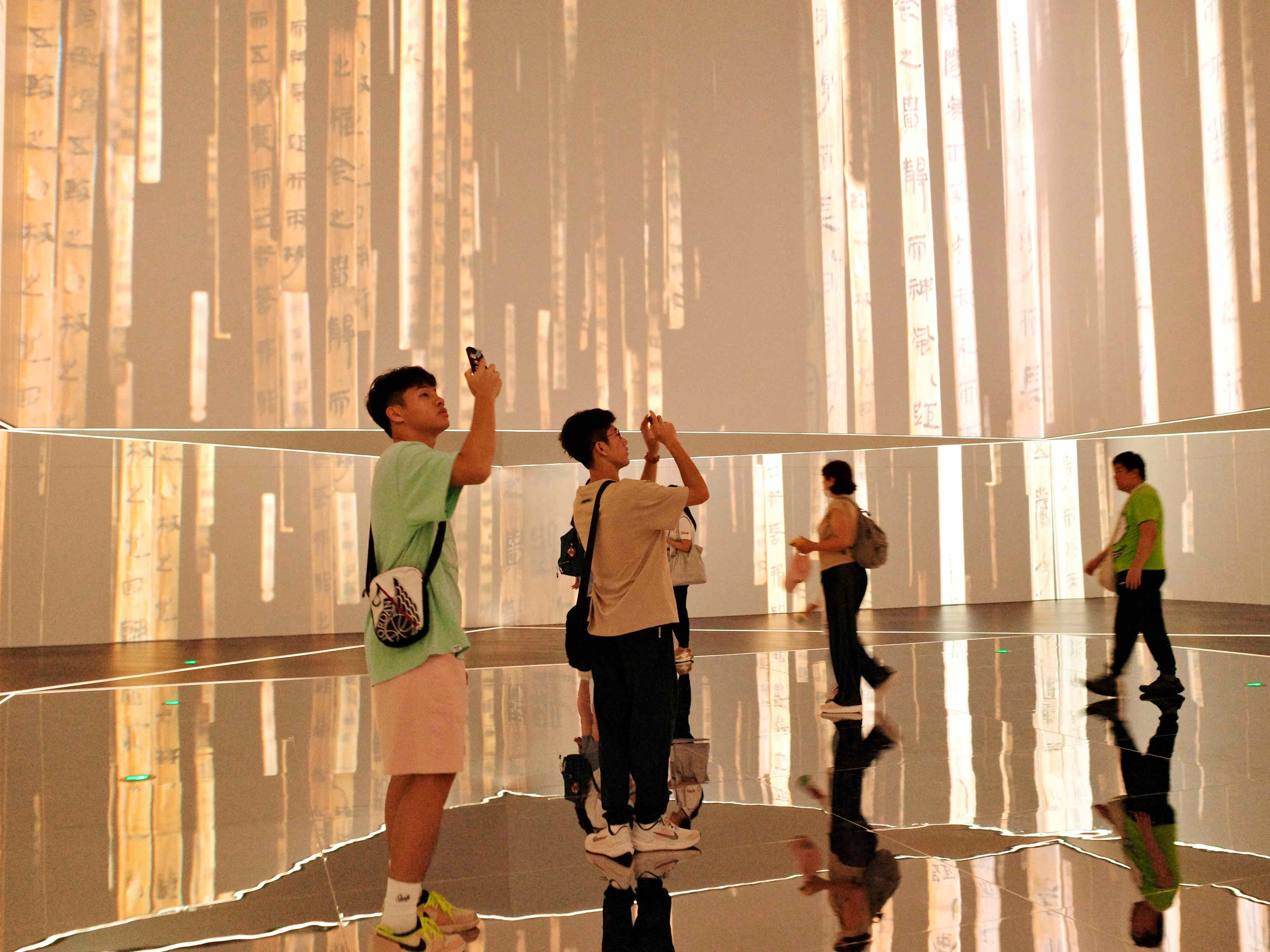 逐“新”提“质”！“文旅+科技”共创暑期消费新体验