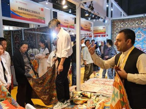 拉萨首届进口商品展览会开幕 600余名外籍客商齐聚拉萨