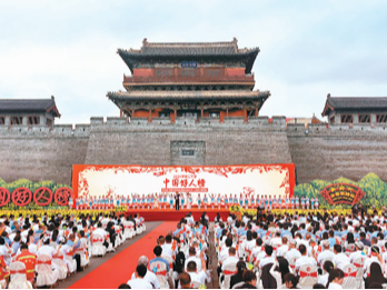 用实际行动诠释闪光品质