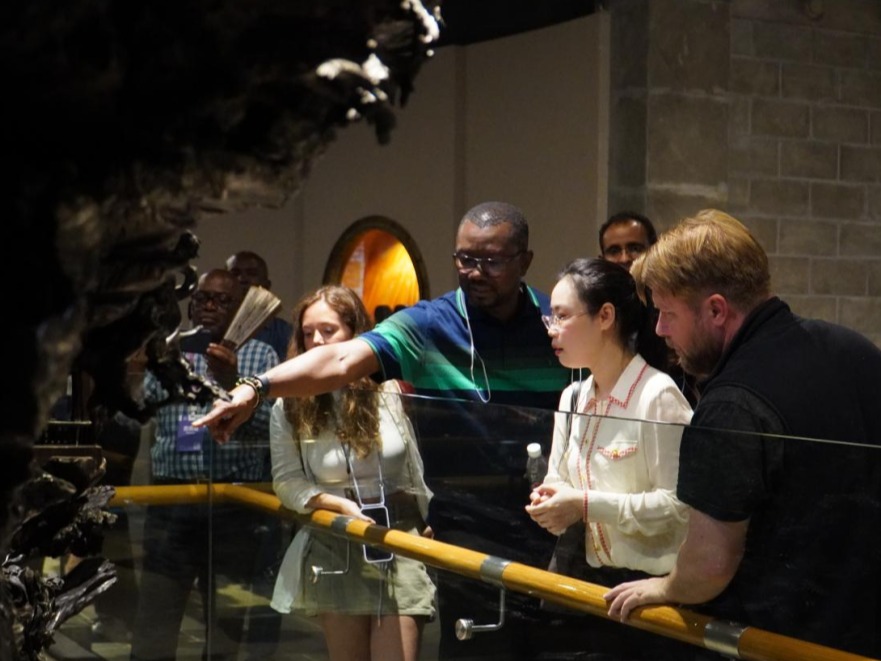 海外媒体到乐山，感受巴适生活——文化出“彩”，乐山有“料”