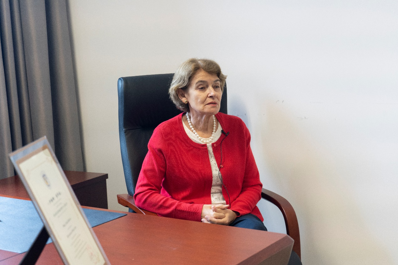 联合国教科文组织前总干事：中国式现代化意义重大，为世界各国树立了榜样