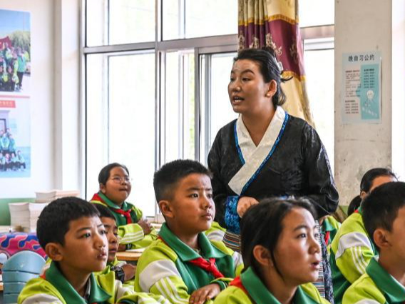 （铸牢共同体 中华一家亲）探访西藏边境学校：润物无声的民族团结情
