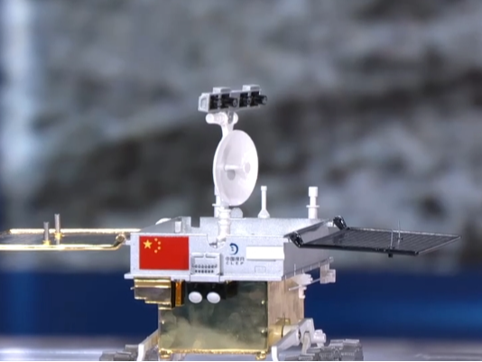 玉兔二号送来“中秋礼物” 抬头，满天皆是中国人的浪漫！