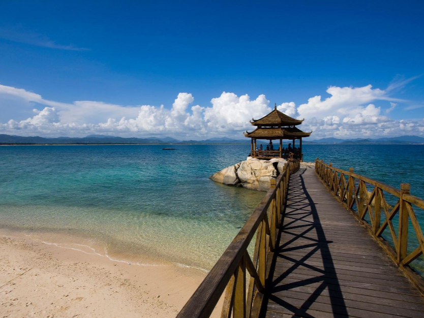 俄媒：海南三亚广受外国人欢迎