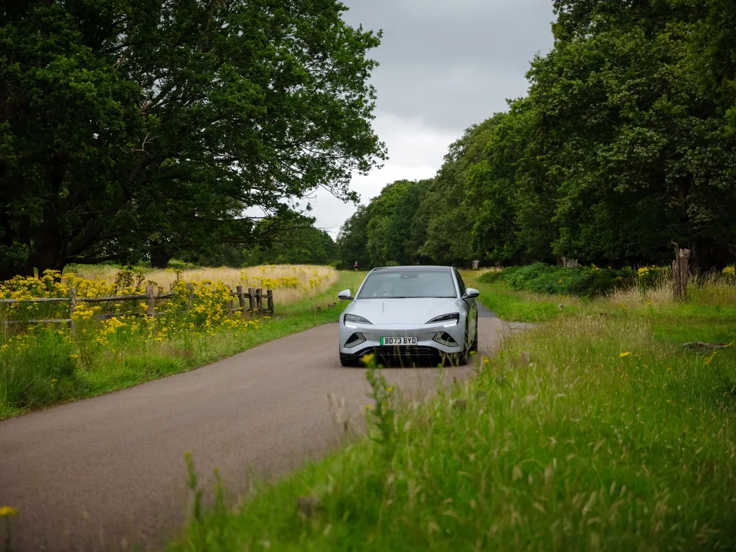 中国电动汽车制造商在欧洲加速扩张