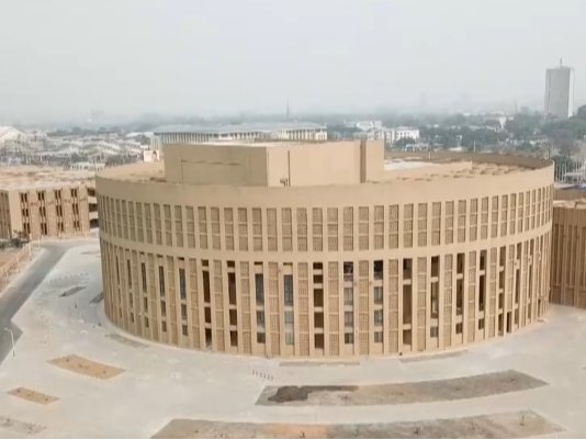 种下友谊的种子 “中非合璧”艺术殿堂见证中非世代友好