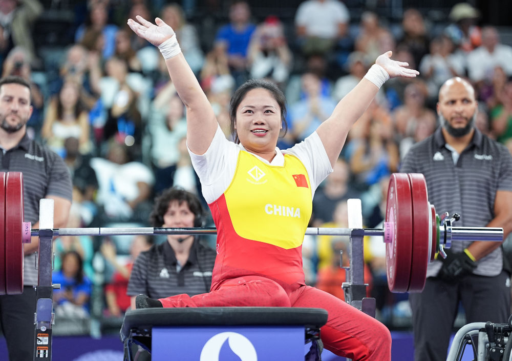 巴黎残奥会 | 永远绽放的情谊——两位举重传奇的跨国友谊