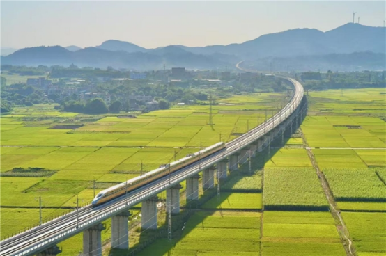 南珠高铁南玉段（南宁至玉林段）正式开通运营