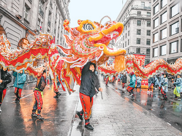 助力中华文化在英伦“绽放”（侨界关注）