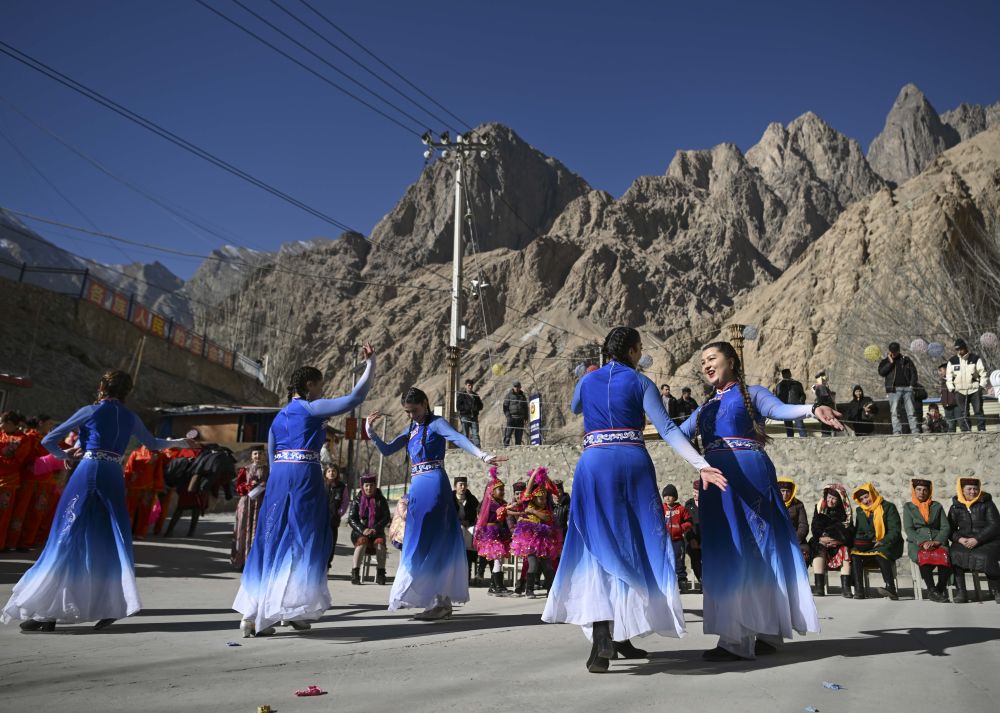 新春走基层｜高原山村起欢歌