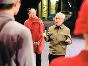 六秩《白毛女》 经典永流传（侨界关注）