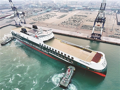 巨轮入海（侨乡新貌）