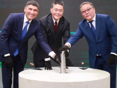 哈萨克斯坦和中国加强绿色合作，建设清洁能源设备生产工厂