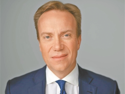 “共同促进世界经济稳定和增长”