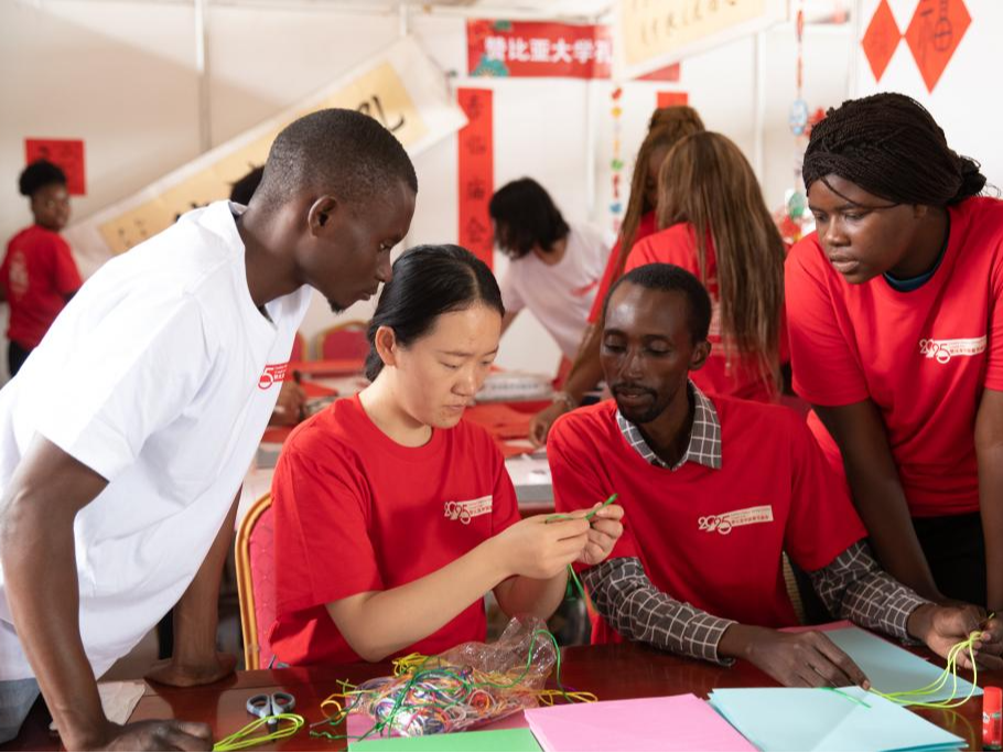 通讯丨跨越万里的文化交融——记在赞比亚举办的春节庙会