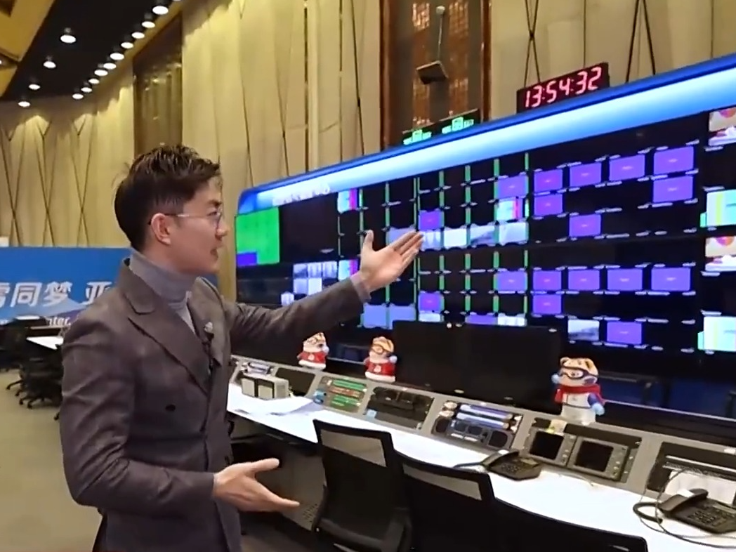 今日正式启动！来，逛逛亚冬会主媒体中心