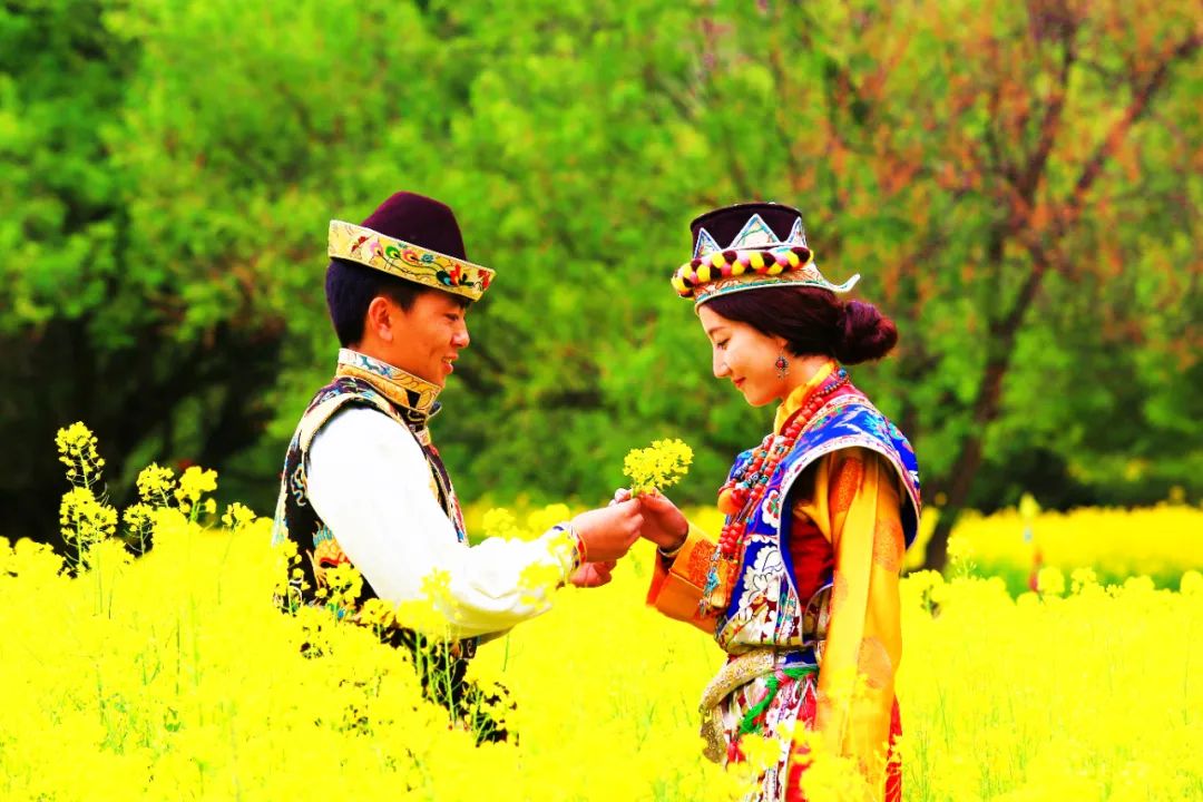 火了！他们把林芝非遗服饰穿到了香港和澳门……