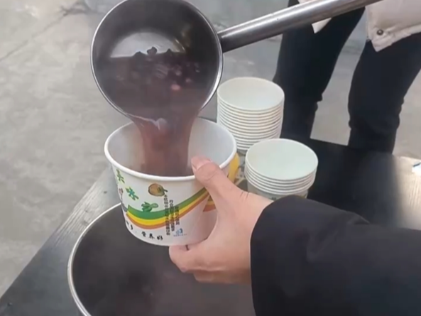 民俗美、年味浓、服务暖 “腊八”奏响红红火火过大年春节序曲