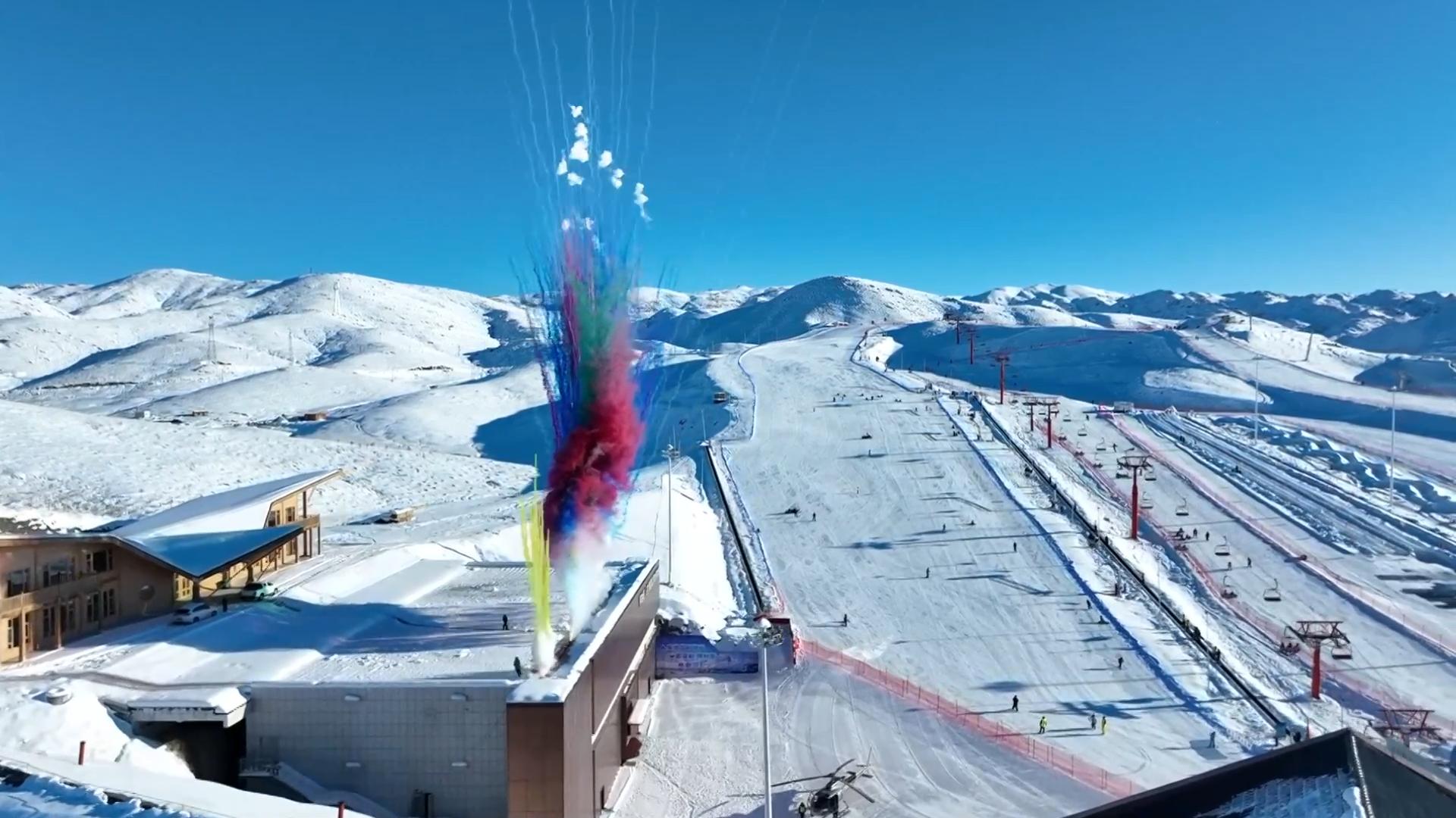 来新疆！乘着直升机去滑雪