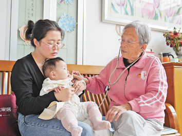 年逾八旬 行医不辍