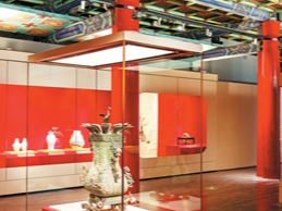 铺展故宫博物院百年长卷