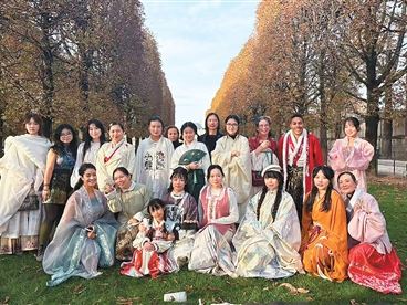 巴黎有个木瓜社