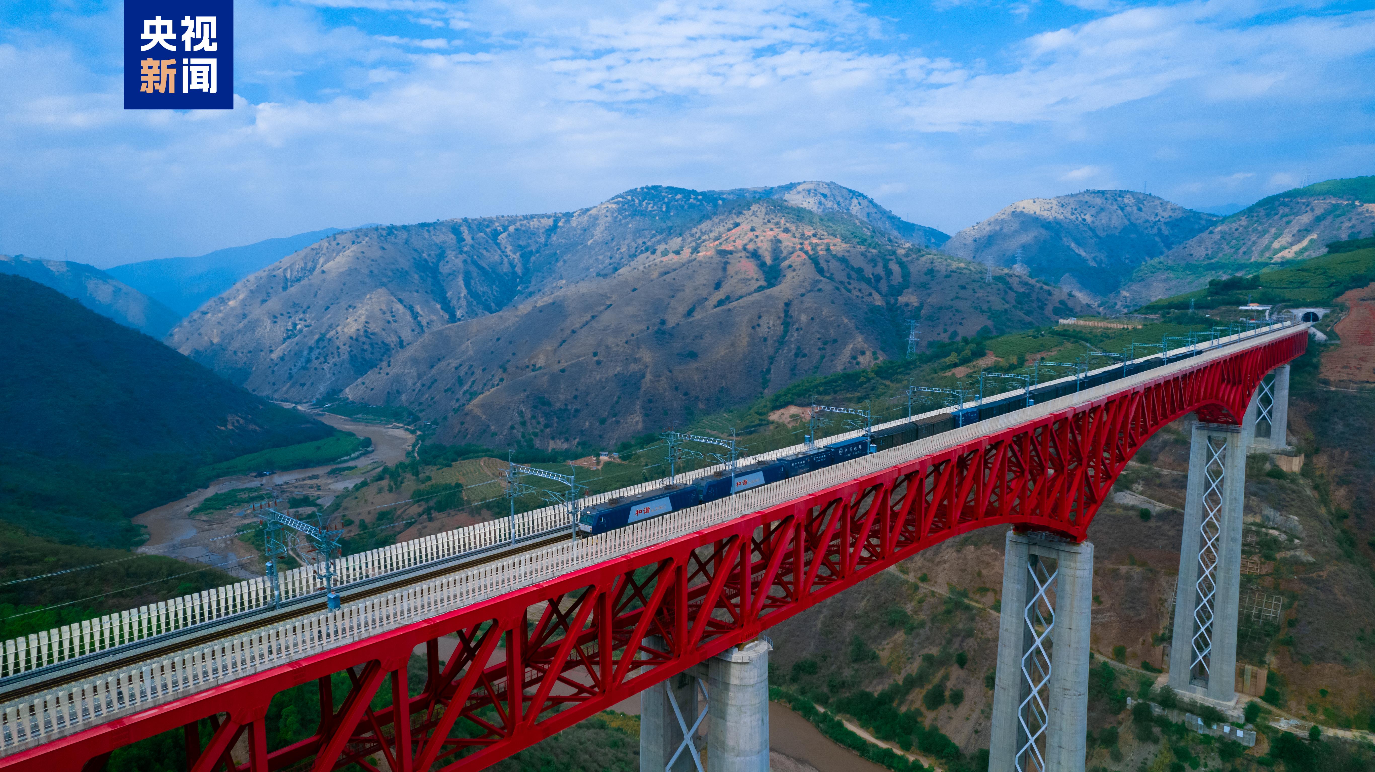 
北京广安门中医院黄牛票贩子号贩子跑腿代挂号电话中老铁路运输货物突破7000万吨