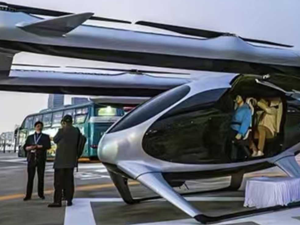 全球媒体聚焦 | 外卖“飞”到长城 外媒热议中国“低空经济”领跑全球