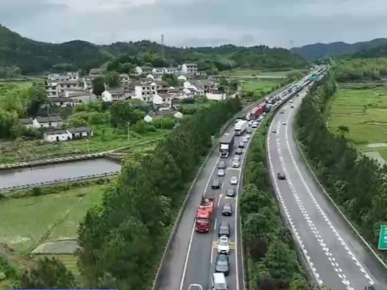 假日里的中国生机勃勃 “人享其行 物畅其流”美好愿景加快实现