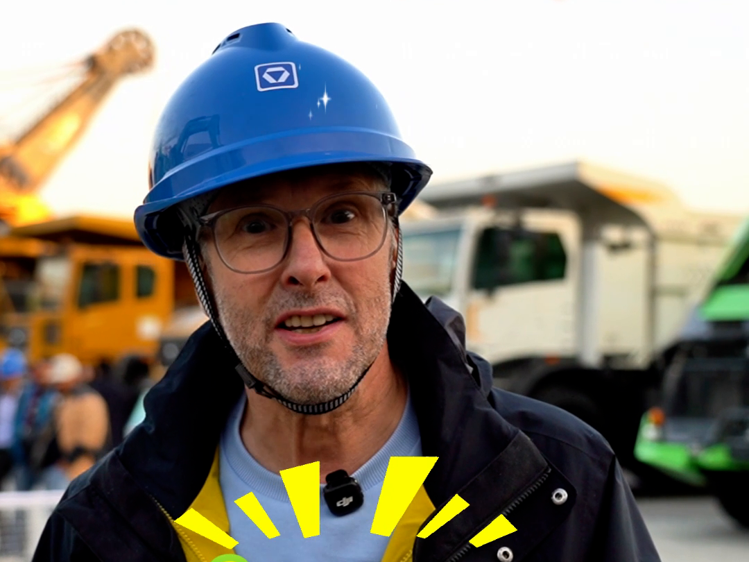 【2025打卡中国】震撼、宏伟、创新 英国博主：中国的惊人科技简直不可思议！