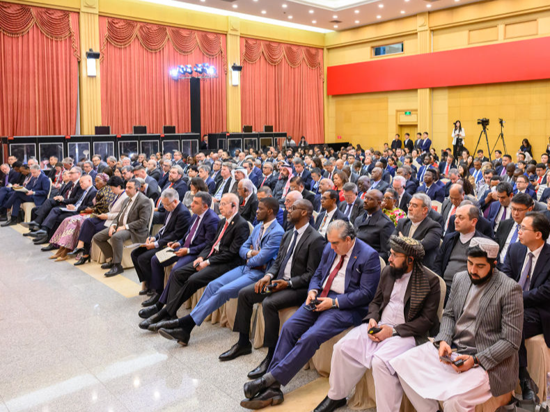 新华鲜报｜驻华使节看“十五五”规划建议：中国新蓝图 世界新机遇