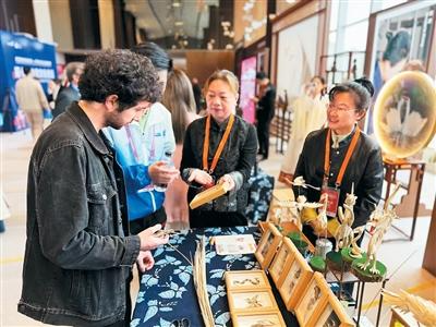 湘江遇塞纳 融汇新与潮