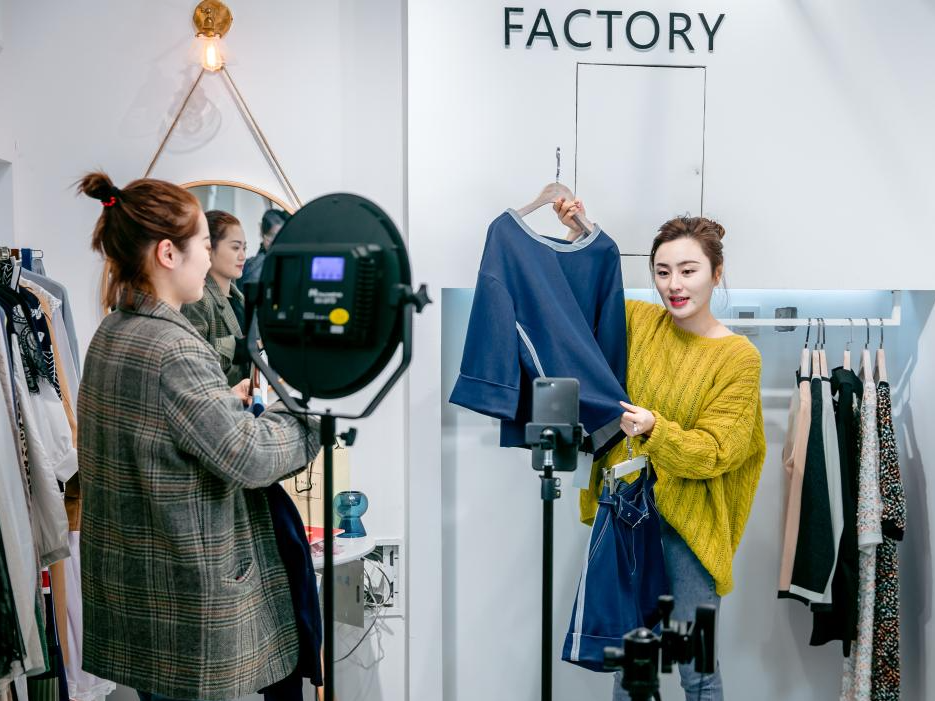 中国经济样本观察·县域样本篇|72小时定制羽绒服可交付！这座江苏小城如何引领国际时尚