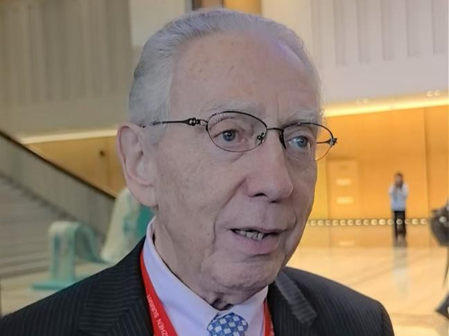 欧美亚教育联盟集团轮值主席范克高夫：中国在电信和互联网领域发展全球领先