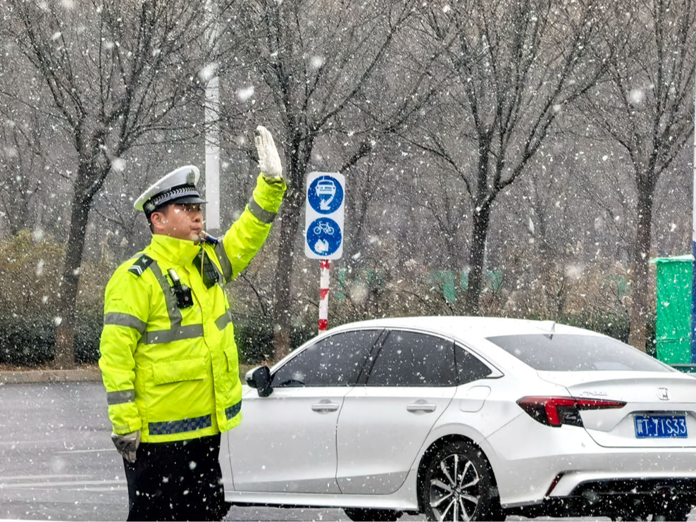 风雪无阻，温暖守护——各地多举措迎寒潮保民生