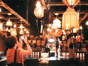 从“观戏”到“入戏”