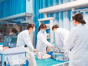 ​  “建设热带特色鲜明的医科大学正当其时”（大健康观察）