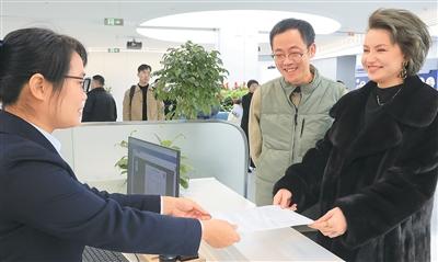 浙江义乌外籍人员参加基本医保人数破万