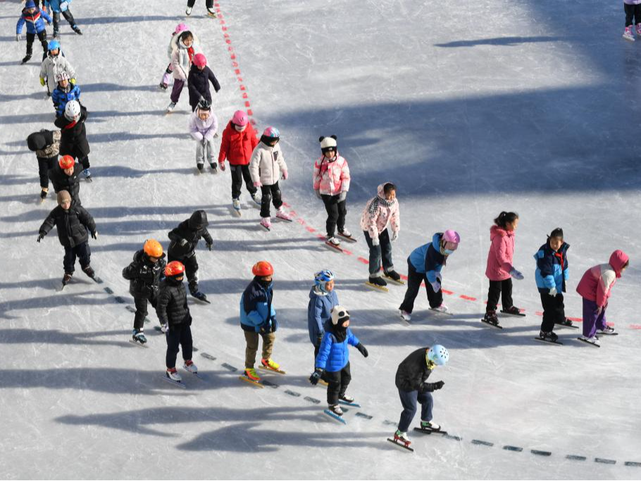 追光｜这一周，冰雪“燃”动校园