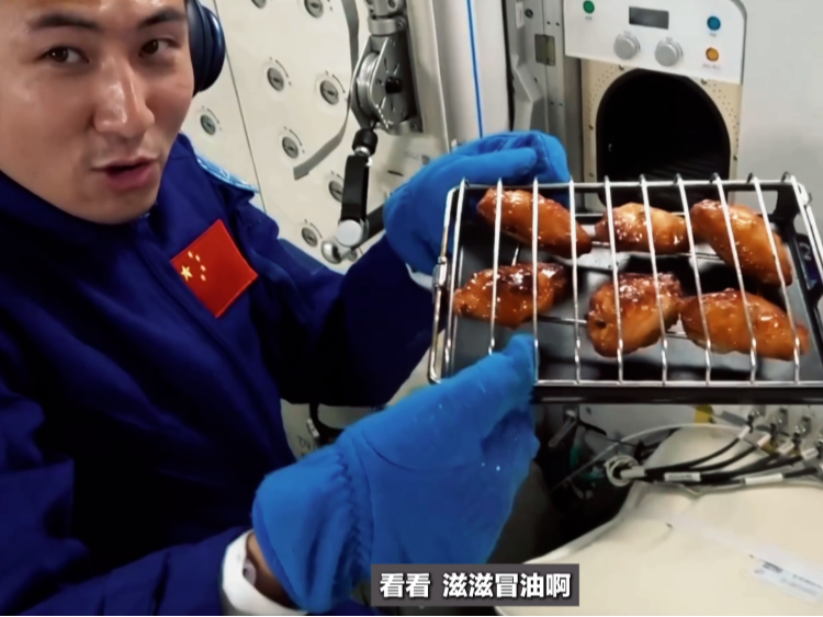 全网刷屏的2025！