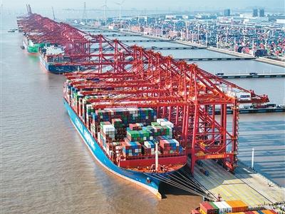 中国港口展现强大活力（锐财经）